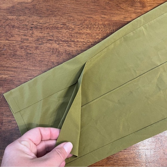 Athleta Women’s Vienna Slim Pant in Olive Mustard yellow green color size 4 - Picture 2 of 9